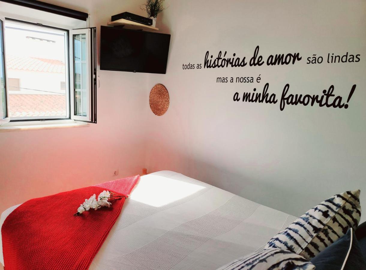 Casinha Da Esquina Villa อามิเอรา ภายนอก รูปภาพ