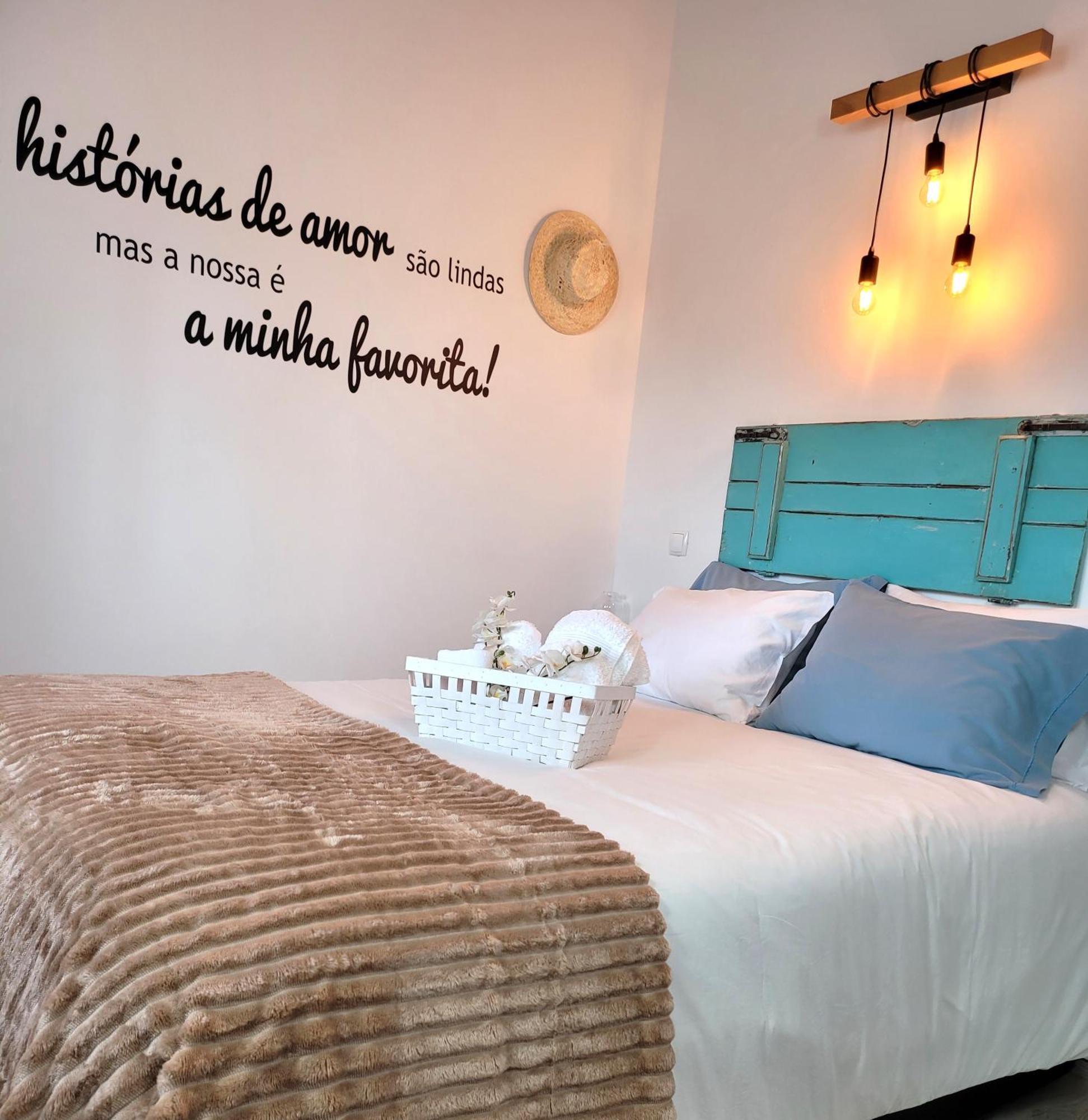 Casinha Da Esquina Villa อามิเอรา ภายนอก รูปภาพ